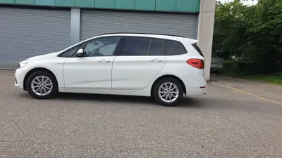 BMW 218 Gran Tourer — Monospace familial diesel, 150 ch, boîte auto Steptronic — Seitenansicht