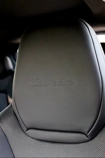 Porsche Cayenne Turbo 2019 — SUV haute performance 550 ch, sans sinistre — détail