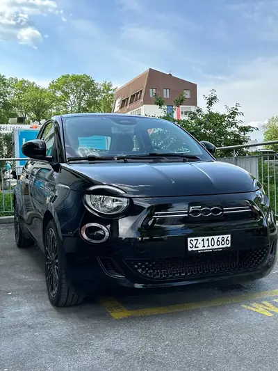 Fiat 500 Electric 87 kW Icon — Citadine électrique compacte, 32'000 km seulement — vue extérieure
