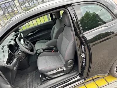 Fiat 500 Electric 87 kW Icon — Citadine électrique compacte, 32'000 km seulement — Miniature 10