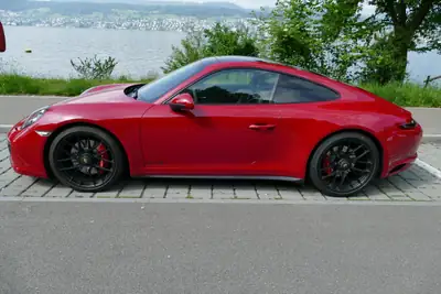 Porsche 911 Carrera 4 GTS PDK — Sportive légendaire, 450 ch et histoire sans sinistre — interni