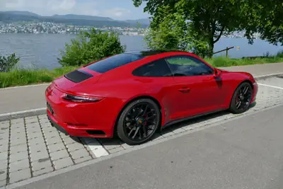 Porsche 911 Carrera 4 GTS PDK — Sportive légendaire, 450 ch et histoire sans sinistre — cruscotto