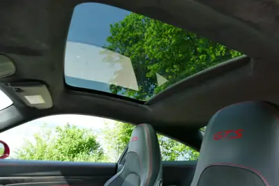 Porsche 911 Carrera 4 GTS PDK — Sportive légendaire, 450 ch et histoire sans sinistre — Miniatura 13