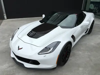 Chevrolet Corvette Convertible Z06 — Légendaire muscle car américain, 660 ch, très peu kilométré — côté