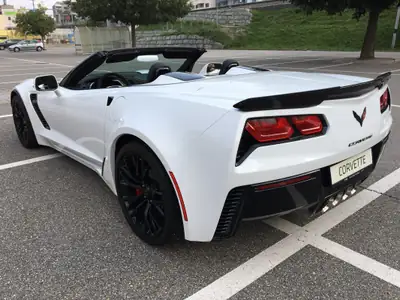 Chevrolet Corvette Convertible Z06 — Légendaire muscle car américain, 660 ch, très peu kilométré — intérieur