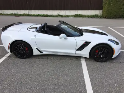Chevrolet Corvette Convertible Z06 — Légendaire muscle car américain, 660 ch, très peu kilométré — tableau de bord