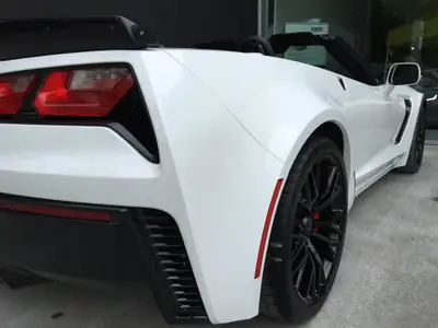 Chevrolet Corvette Convertible Z06 — Légendaire muscle car américain, 660 ch, très peu kilométré — Miniature 8