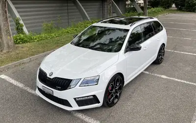 Skoda Octavia Combi RS 2.0 TSI — Break sportif, 20'300 km, toit panoramique — vue extérieure