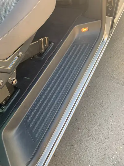 VW T5 Caravelle 2.0 BiTDi — Monospace 8 places, Chauffage intégré, Attelage — Thumbnail 7