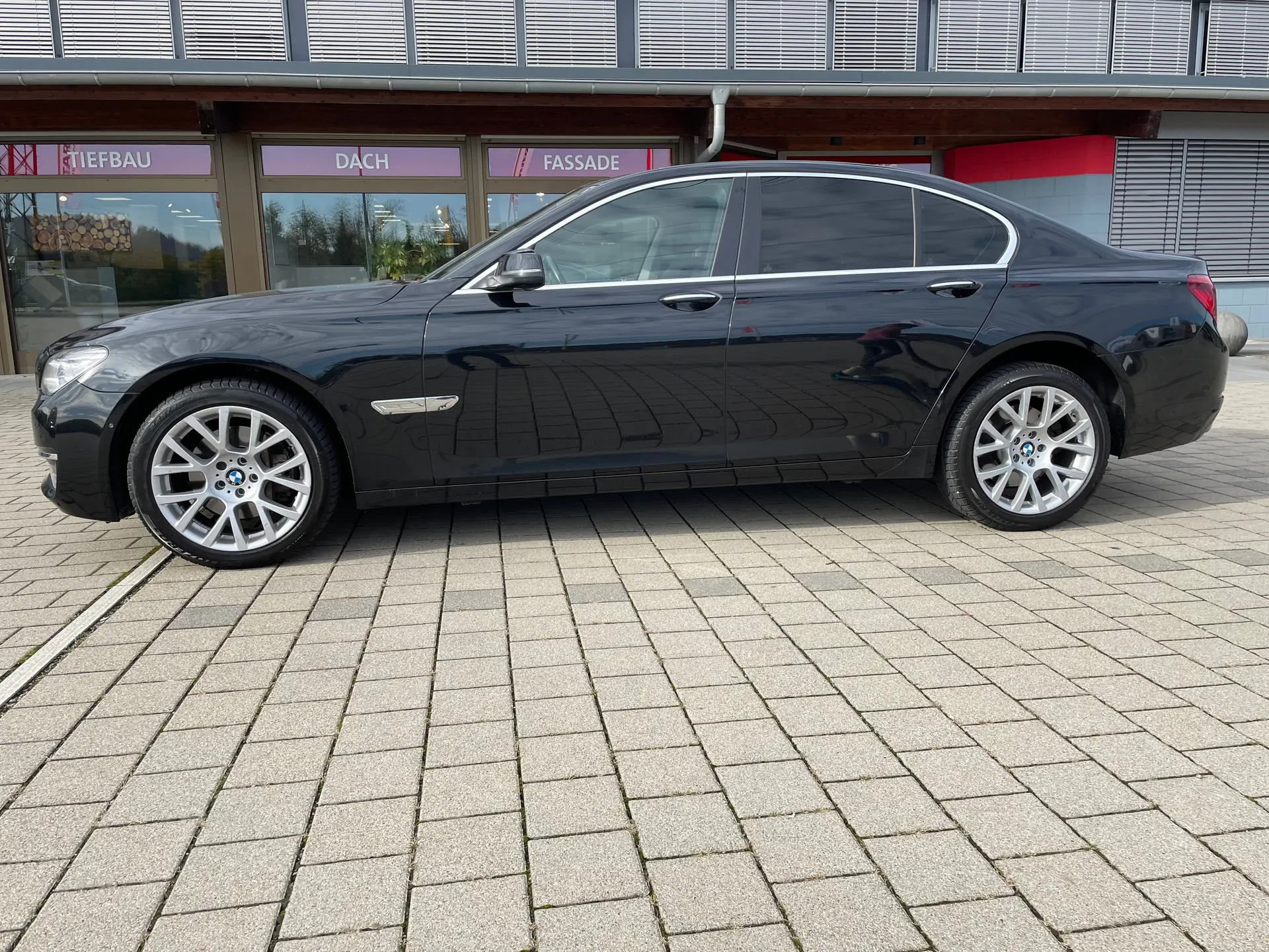 BMW 730d xDrive — Berline de prestige diesel, entretien récent et saine
