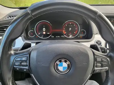 BMW 730d xDrive — Berline de prestige diesel, entretien récent et saine — Miniatura 10