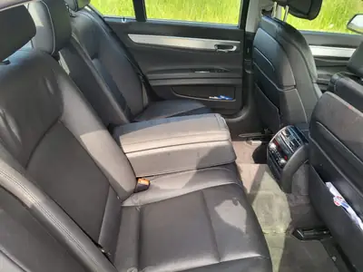 BMW 730d xDrive — Berline de prestige diesel, entretien récent et saine — Miniatura 11