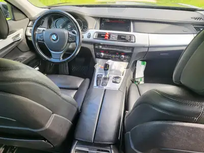 BMW 730d xDrive — Berline de prestige diesel, entretien récent et saine — Miniatura 15