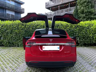 Tesla Model X Maximale Autonomie — SUV électrique 7 places, quasi neuf — Außenansicht