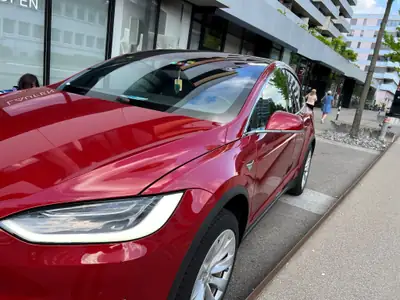 Tesla Model X Maximale Autonomie — SUV électrique 7 places, quasi neuf — Armaturenbrett