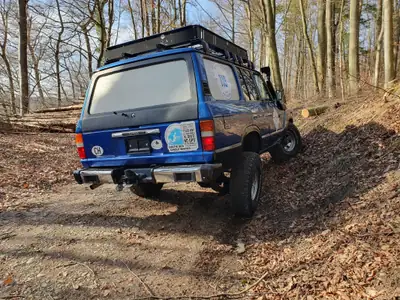 Toyota Land Cruiser HJ 61 Station GX — Légende tout-terrain diesel, moteur révisé, prêt pour l'aventure — arrière