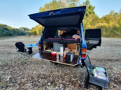 Toyota Land Cruiser HJ 61 Station GX — Légende tout-terrain diesel, moteur révisé, prêt pour l'aventure — détail
