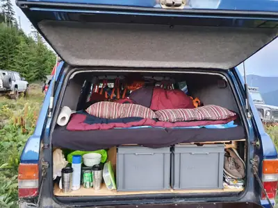 Toyota Land Cruiser HJ 61 Station GX — Légende tout-terrain diesel, moteur révisé, prêt pour l'aventure — Miniature 11