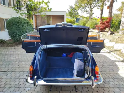 Jaguar MK X 3.8L — Berline Anglaise Classique, 23'000 km, Boîte Manuelle — Miniatura 8