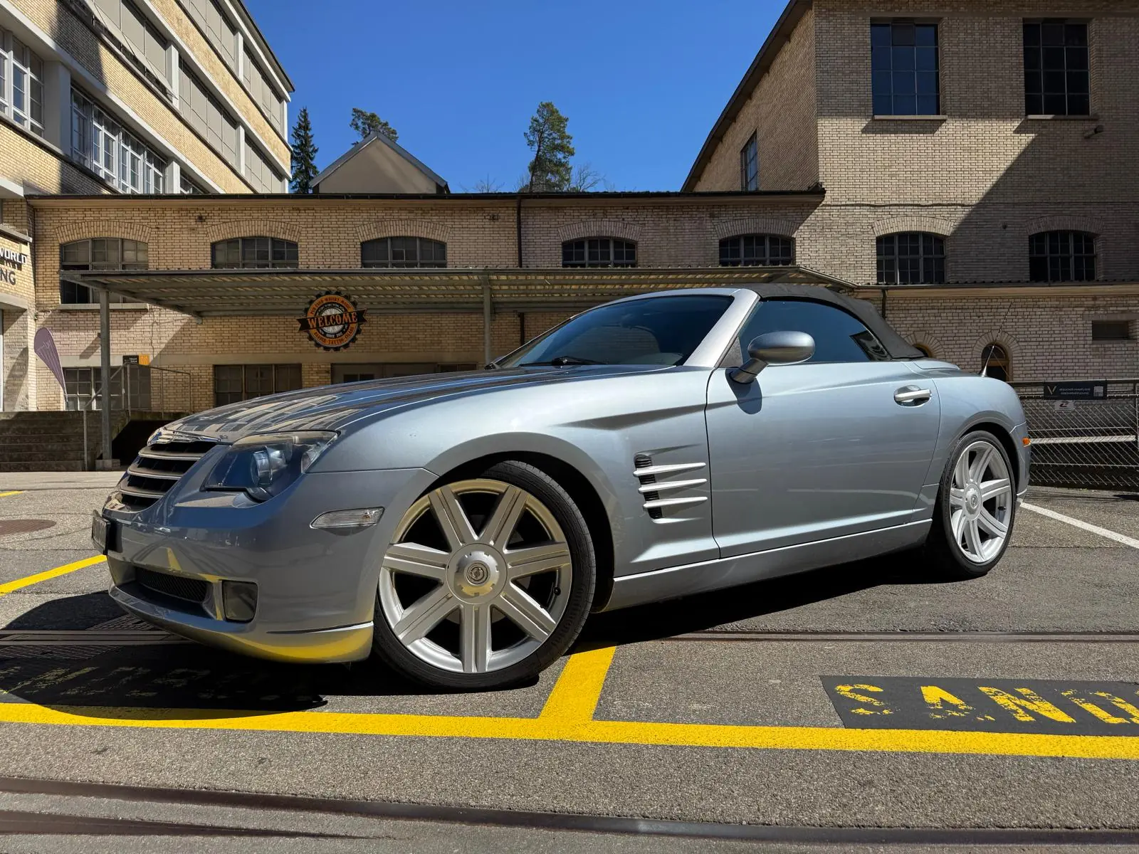 Chrysler Crossfire 3.2 V6 Roadster — Cabriolet sportif sans compromis, 118'000 km — vista esterna