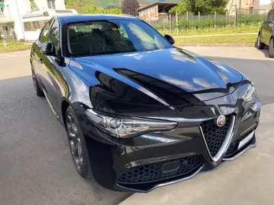 Alfa Romeo Giulia 2.2 JTDM Veloce Q4 — Berline sportive diesel, transmission intégrale — Miniatura 12