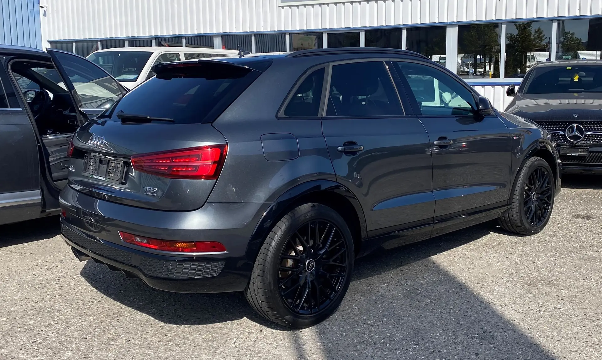 Audi Q3 2.0 TFSI sport quattro S-tronic — SUV polyvalent, moteur puissant et traction intégrale — Außenansicht