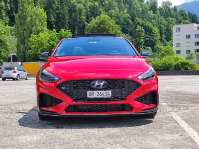 Hyundai i30 1.5 T-GDi N Line — Compacte sportive hybride légère, 37'000 km seulement — Heckansicht
