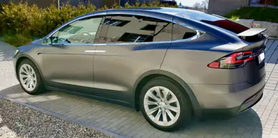 Tesla Model X 100 D — SUV électrique 7 places, 525 ch, MCU2 dernière génération — tableau de bord