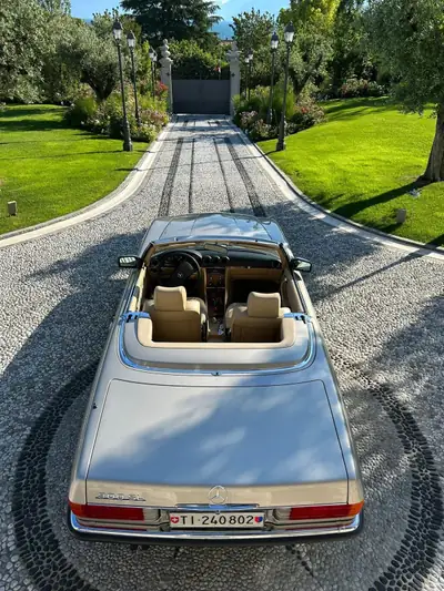 Mercedes-Benz SL 300 — Cabriolet légendaire 1988, 180 ch et prestige intemporel — fianco
