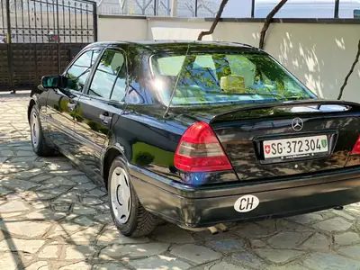 Mercedes-Benz C 250 TD Classic — Berline diesel robuste, 254 000 km, sans sinistre — dettaglio