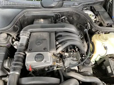Mercedes-Benz C 250 TD Classic — Berline diesel robuste, 254 000 km, sans sinistre — Miniatura 9