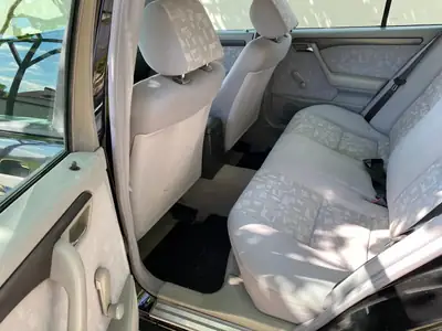 Mercedes-Benz C 250 TD Classic — Berline diesel robuste, 254 000 km, sans sinistre — Miniatura 13