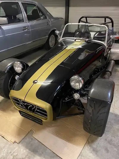 Caterham Super Seven 1.6 Turbo — Roadster mythique, 132 ch purs et sans compromis — cruscotto