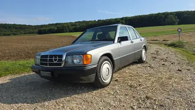 Mercedes-Benz 190E 2.3 — Classique d'exception, 57'000 km, vernis d'origine — Außenansicht