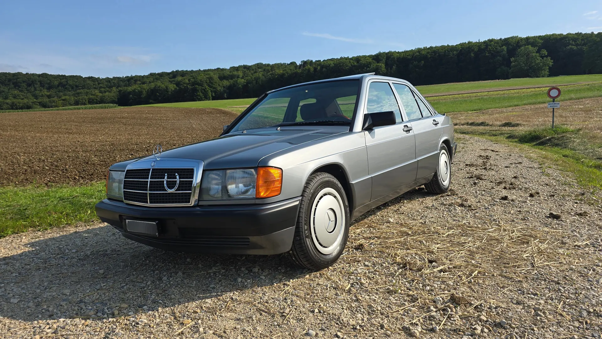 Mercedes-Benz 190E 2.3 — Classique d'exception, 57'000 km, vernis d'origine — Außenansicht