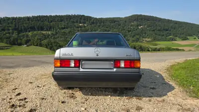 Mercedes-Benz 190E 2.3 — Classique d'exception, 57'000 km, vernis d'origine — Detail