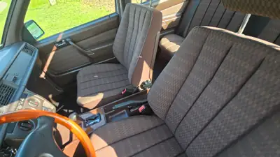 Mercedes-Benz 190E 2.3 — Classique d'exception, 57'000 km, vernis d'origine — Miniatur 13