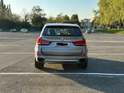 BMW X5 xDrive 50i Steptronic — SUV 7 places puissant, 88 500 km, sans sinistre — arrière