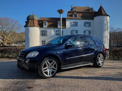 Mercedes-Benz ML 63 AMG 4Matic — SUV haute performance 510 ch, sans sinistre — vista esterna