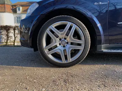 Mercedes-Benz ML 63 AMG 4Matic — SUV haute performance 510 ch, sans sinistre — Miniatura 20