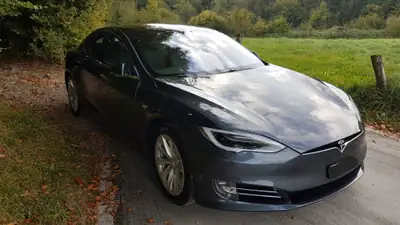 Tesla Model S 75 D — Berline électrique haute performance, Supercharging gratuit illimité — Außenansicht