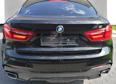BMW X6 xDrive 30d — SUV coupé premium, 32000 km, service gratuit inclus — tableau de bord