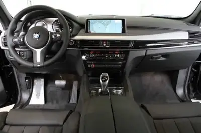 BMW X6 xDrive 30d — SUV coupé premium, 32000 km, service gratuit inclus — intérieur