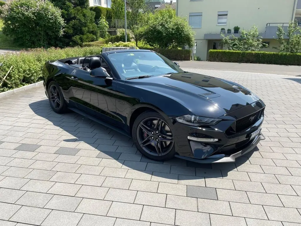 Ford Mustang Convertible 5.0 V8 GT — Muscle car légendaire, état impeccable — Außenansicht