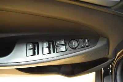 Hyundai Tucson 1.6 TGDI Vertex 4WD — SUV polyvalent, toit panoramique, 91 000 km — Miniature 29