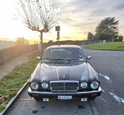 Jaguar XJ12 5.3 HE Sovereign 1982 — Berline de prestige, peinture neuve, expertise récente — côté