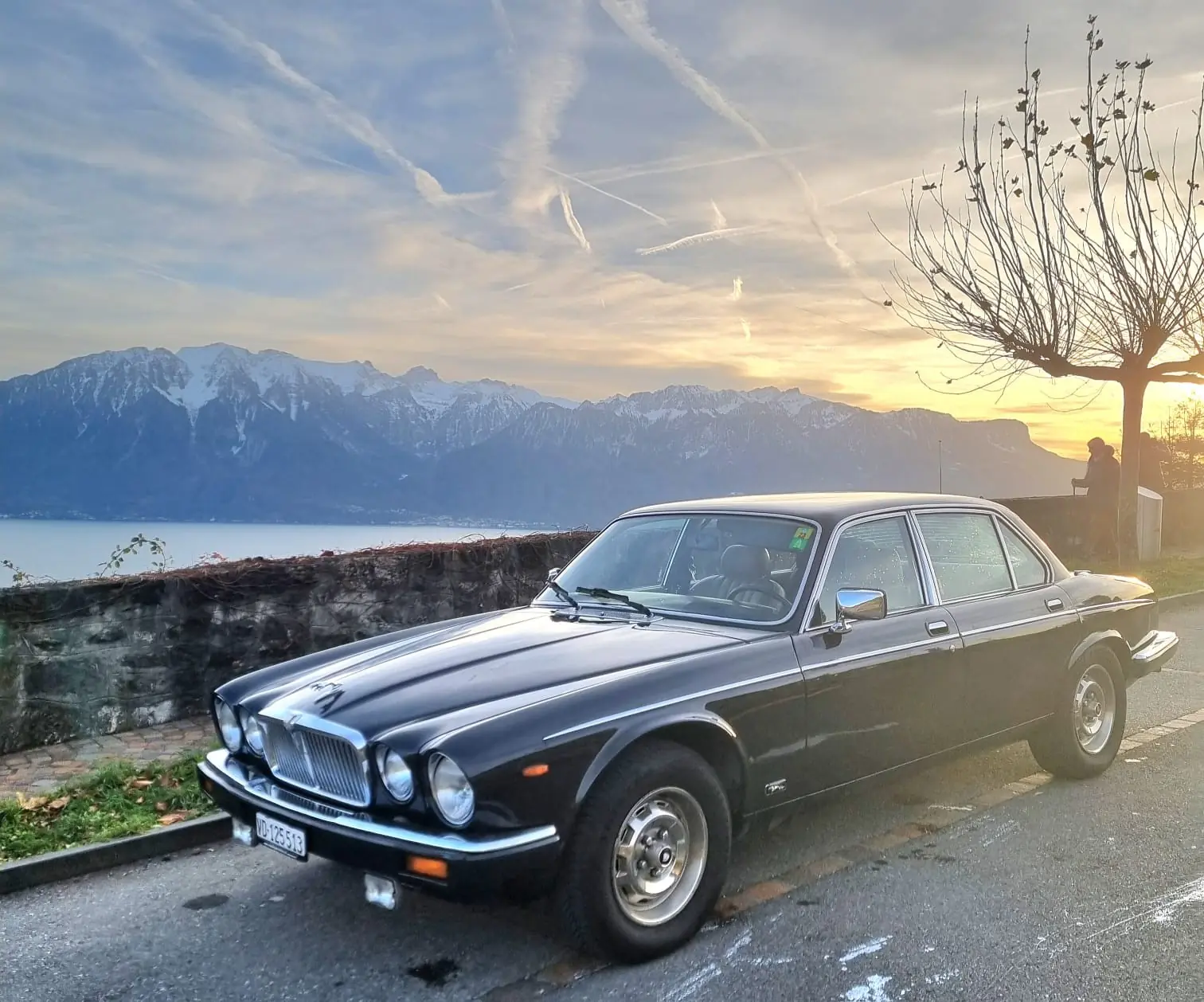 Jaguar XJ12 5.3 HE Sovereign 1982 — Berline de prestige, peinture neuve, expertise récente