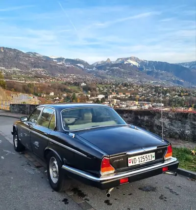 Jaguar XJ12 5.3 HE Sovereign 1982 — Berline de prestige, peinture neuve, expertise récente — détail