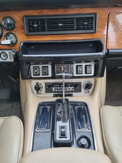 Jaguar XJ12 5.3 HE Sovereign 1982 — Berline de prestige, peinture neuve, expertise récente — Miniature 11
