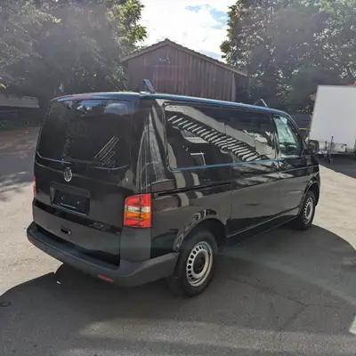 VW T5 2.5 TDI PD — Utilitaire fiable, seulement 29 000 km, moteur robuste — vista posteriore
